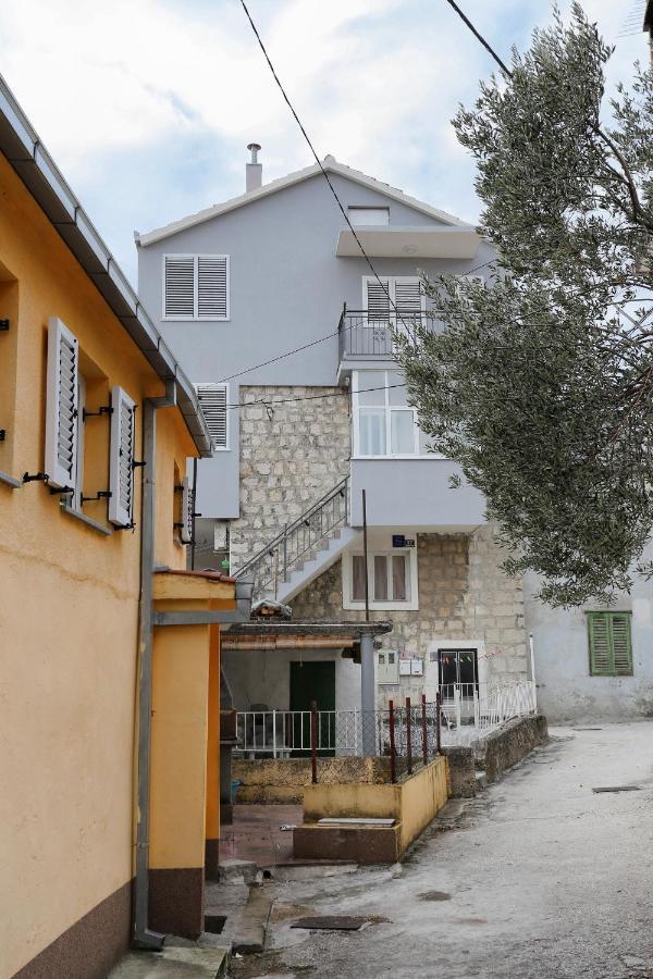 Apartments By The Sea Kastel Kambelovac, Kastela - 8679 Exterior photo